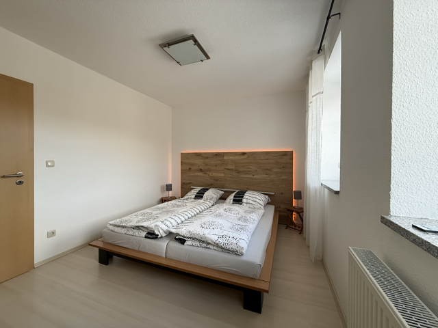 Schlafzimmer mit Doppelbett