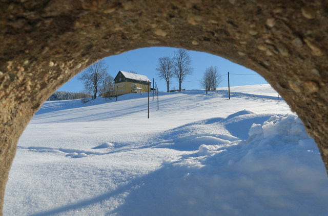 Winterlicher Blick auf das Berggut